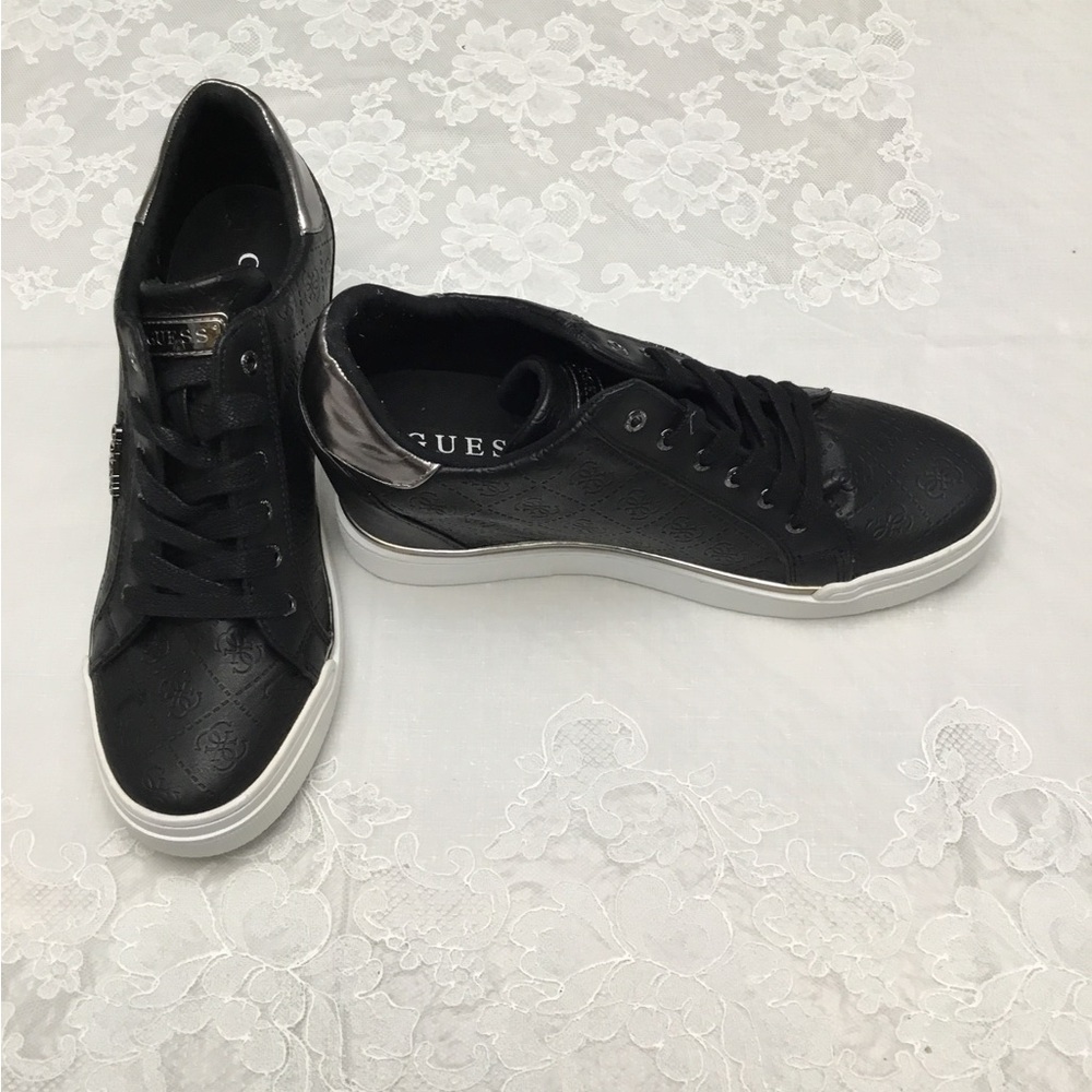 Guess Black Low-Top Sneakers Minimalist Design